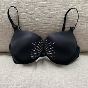 🖤 VS | Miraculous Plunge Push-Up Bra